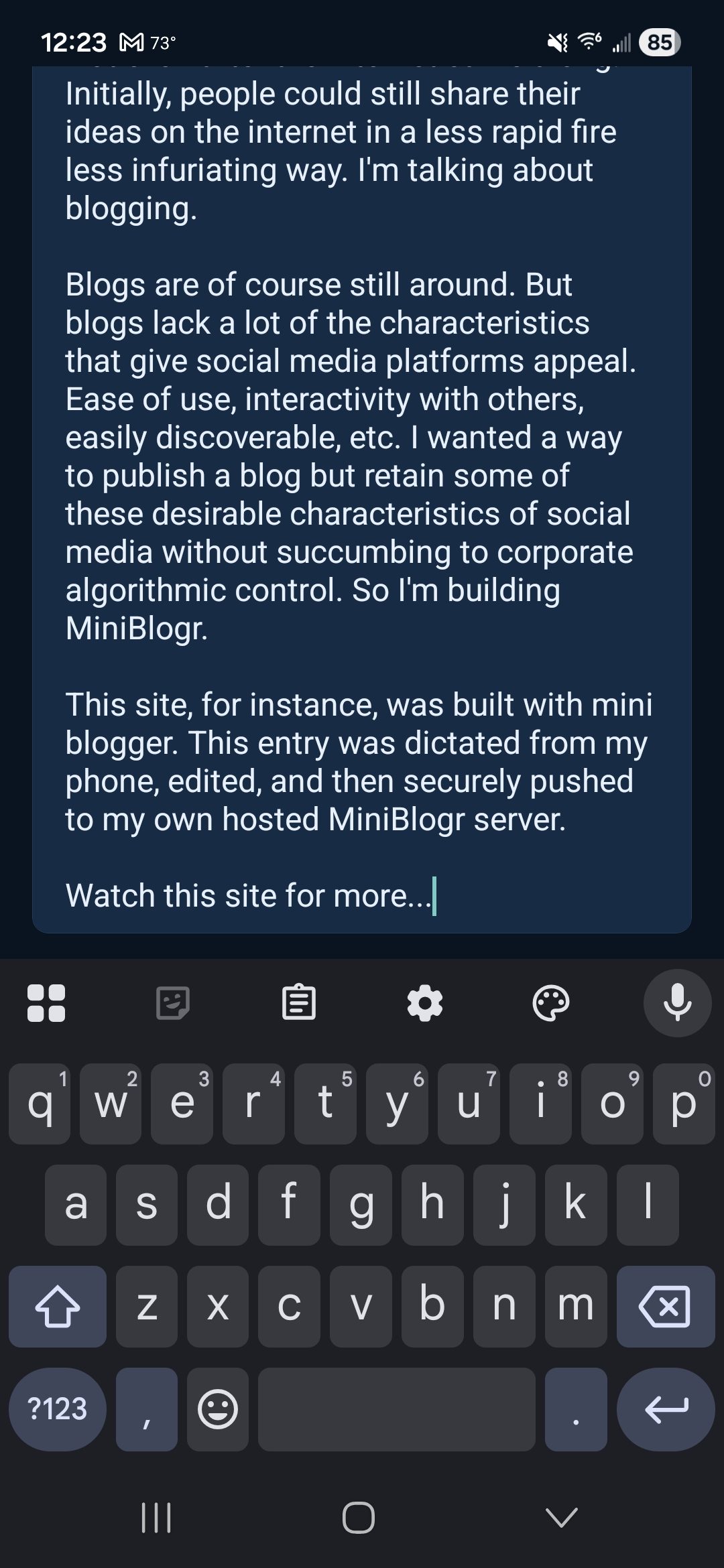 Closeup of MiniBlogr running in the simulator 